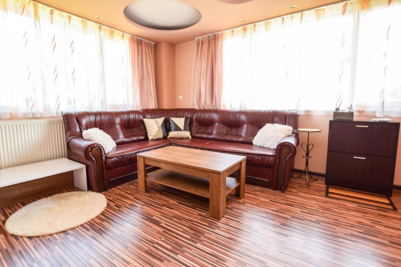 Mariana Apartment Pavel Banya Buitenkant foto