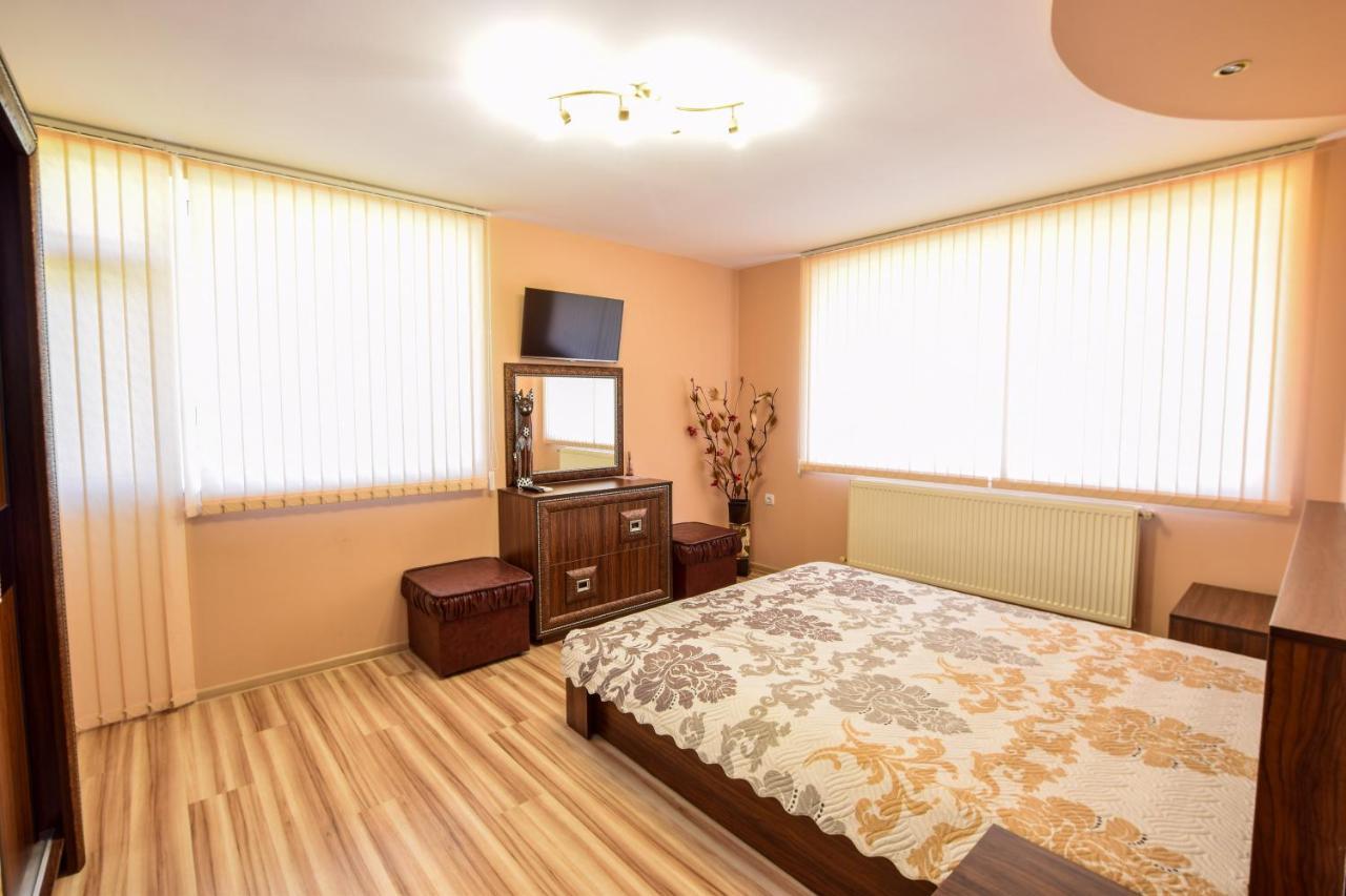 Mariana Apartment Pavel Banya Buitenkant foto