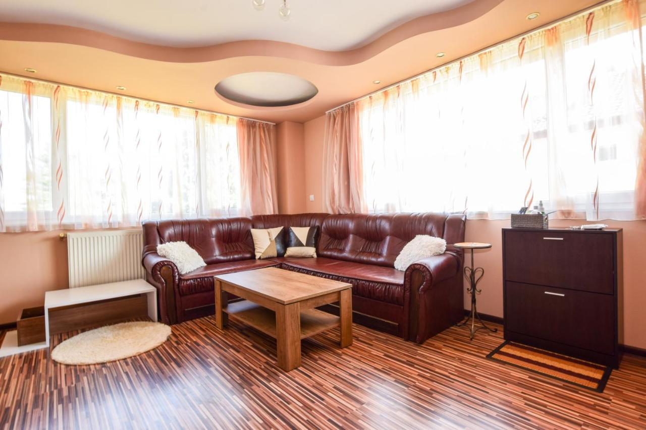 Mariana Apartment Pavel Banya Buitenkant foto