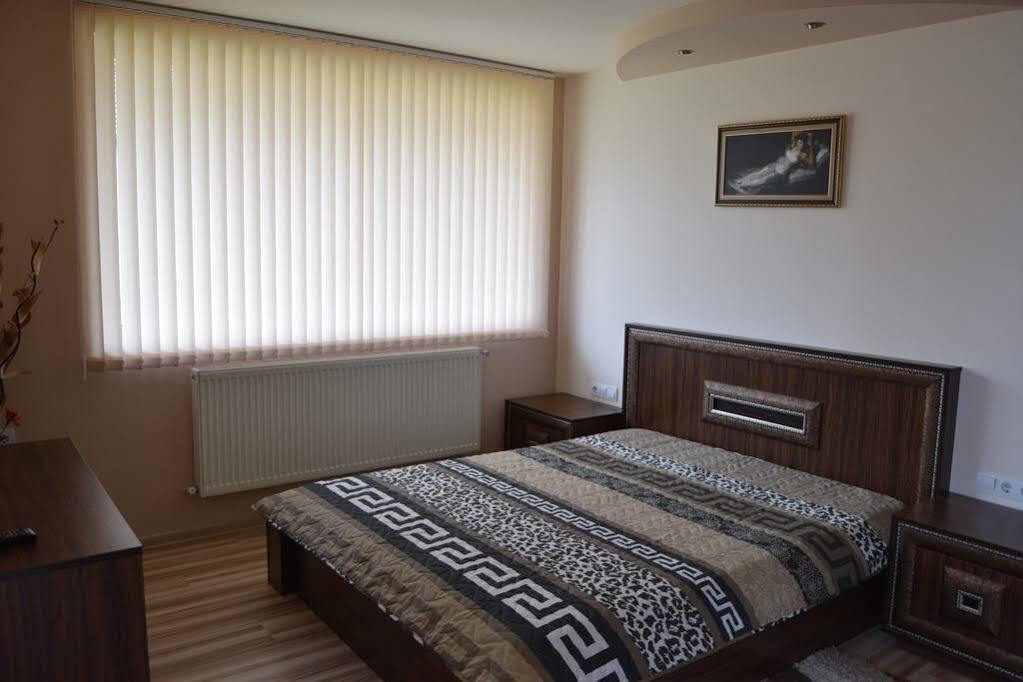 Mariana Apartment Pavel Banya Buitenkant foto